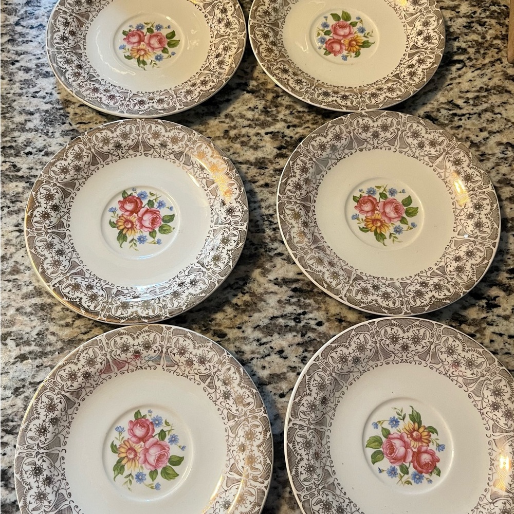 Floral Patterned Dinner Plates Set